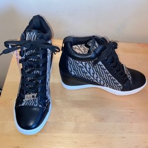 Juicy Wedges with Mesh Panels